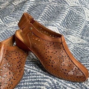 Elegant Brown Cutout Women's Shoes